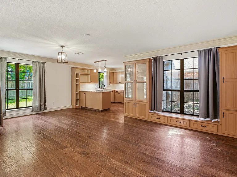5220 Wedgefield Rd — Photo 1