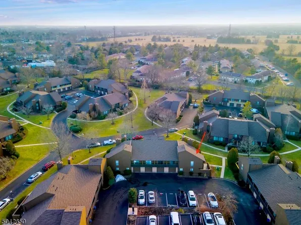 201 Kingsberry Dr #201, Somerset, NJ 08873