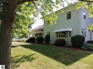 9160 S Shepherd Rd, Shepherd, MI 48883