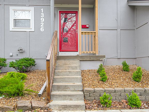 2nd image of 13926 Falkirk Cir