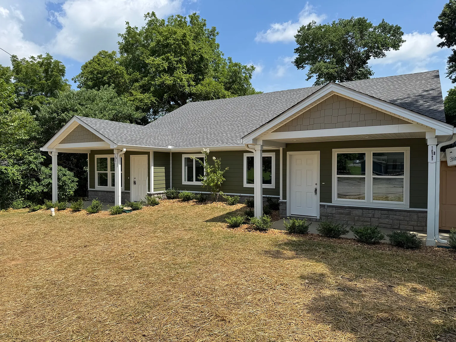 3 bed, 1344 sqft, $1,690 — Photo 2