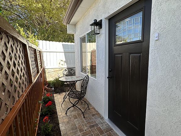 2nd image of 4440 Briggs Ave