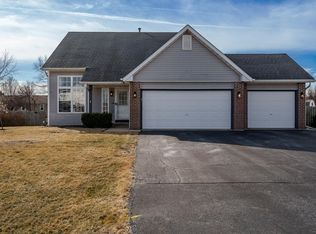 148 Prairie Moon Dr, Davis Junction, IL 61020