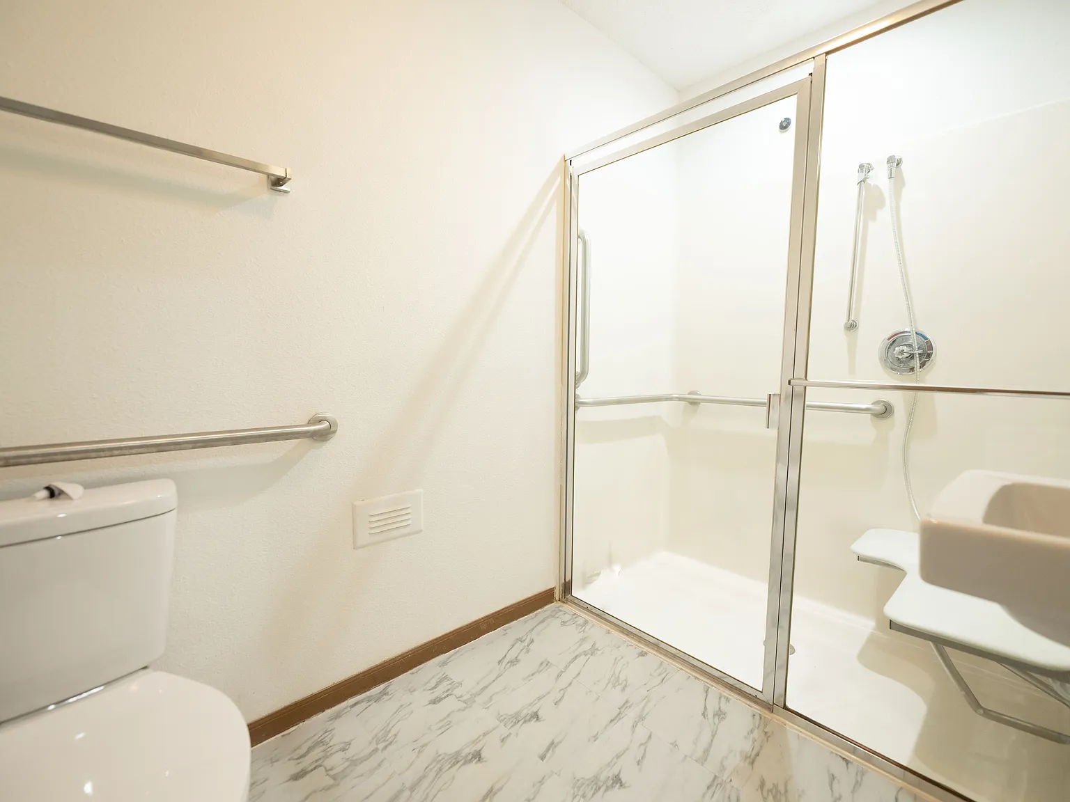 1 bed, 650 sqft, $800 — Photo 4