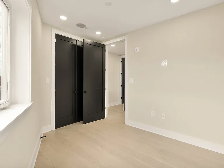 2305 Nicholson SE #100 — Photo 16