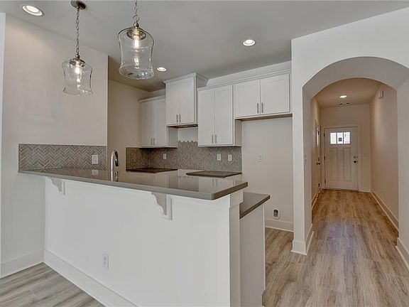 4th image of 5827 Calle Vista Dr