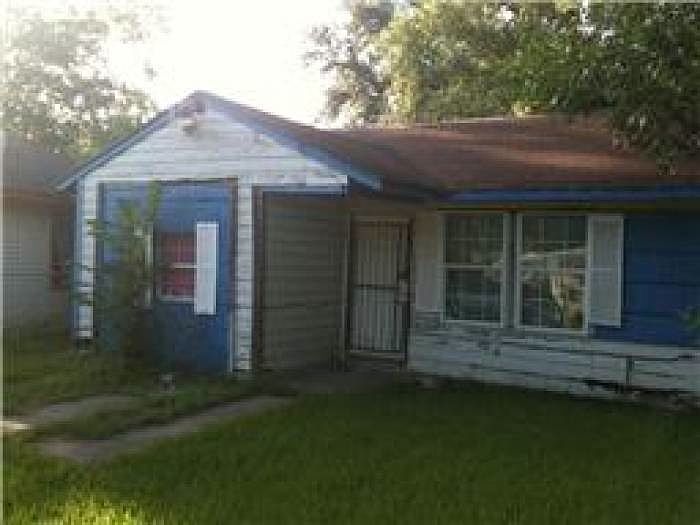 2nd image of 5533 Bataan Rd