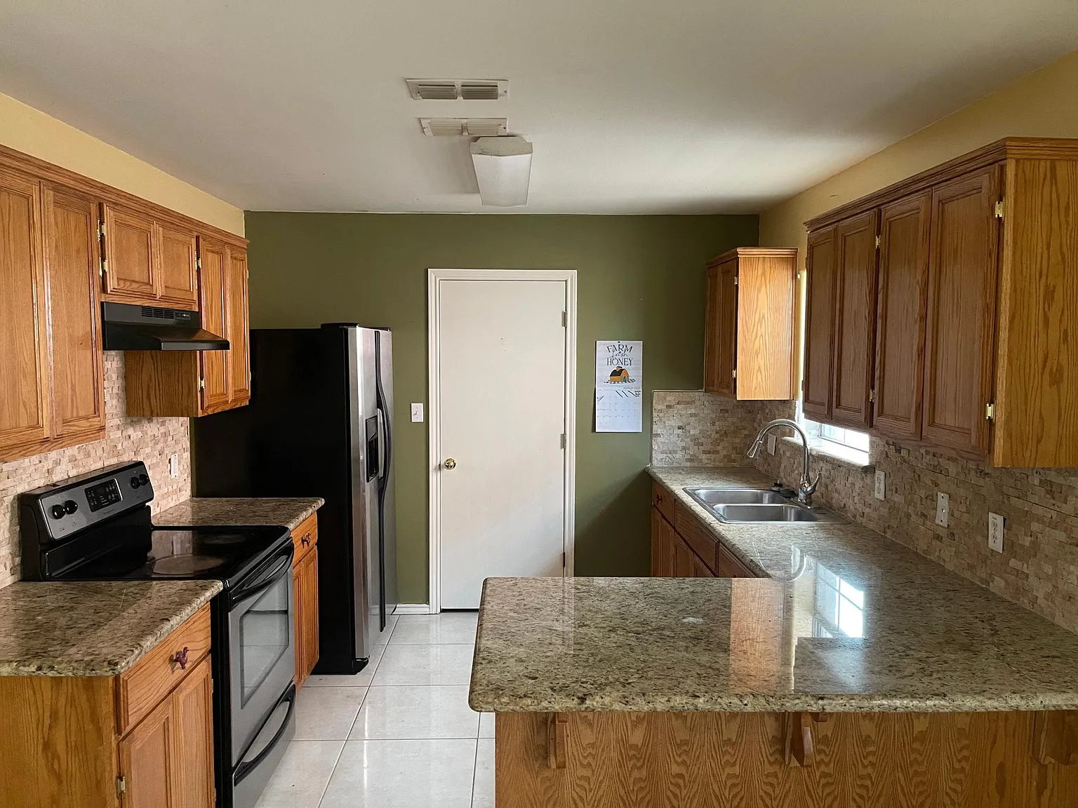 3 bed, 1205 sqft, $1,500 — Photo 2
