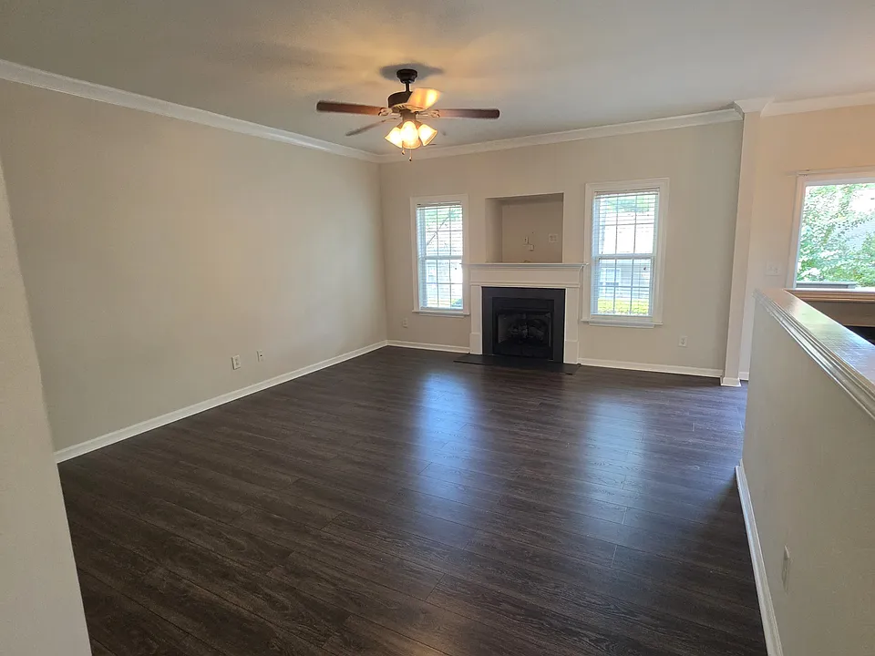 15542 Stronvar House Ln