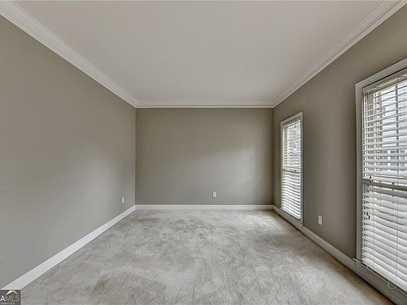 5th image of 1015 Rowe Oak Cir