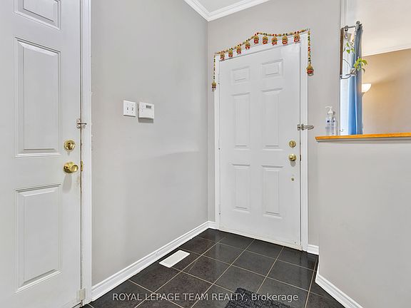 3rd image of 36 Saffron Ct