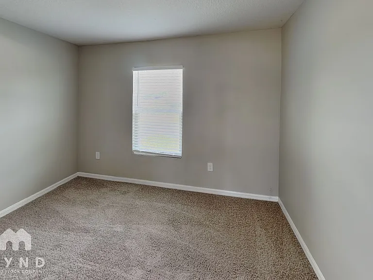 320 Daffodil Ln — Photo 16