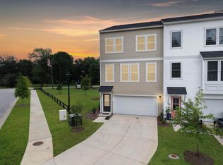 1001 Pettiford Pl, Hanahan, SC 29410