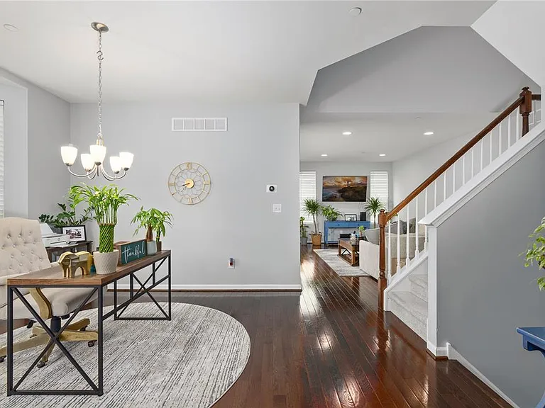 301 Redclover Ln — Photo 9