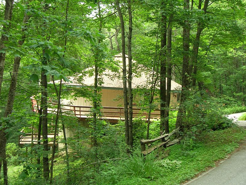 SIDE VIEW OF HOUSE : THE LOTS ARE LARGE SIDE BY SIDE