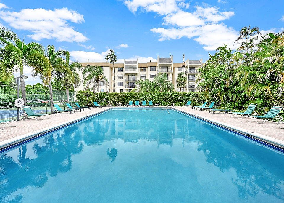 1st image of 6190 Woodlands Boulevard #311