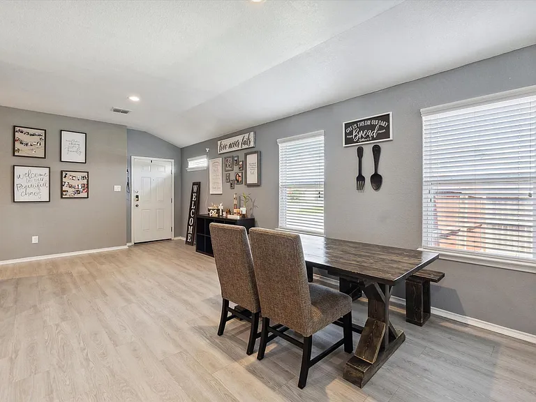 4522 Heathers Cross — Photo 9