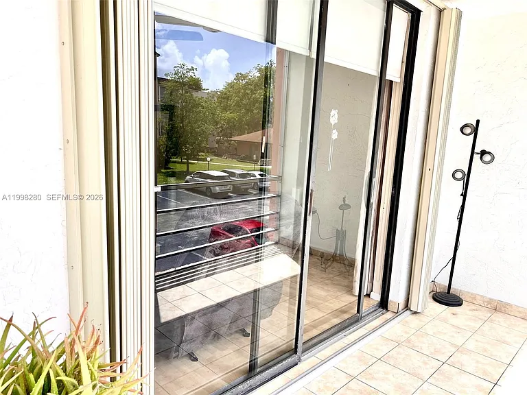 2841 Somerset Dr #215 — Photo 11