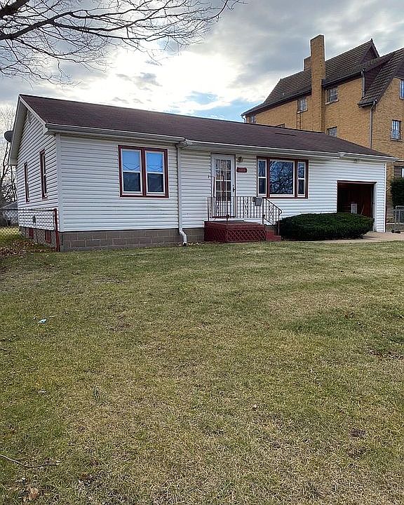 1st image of 1336 E Knox St