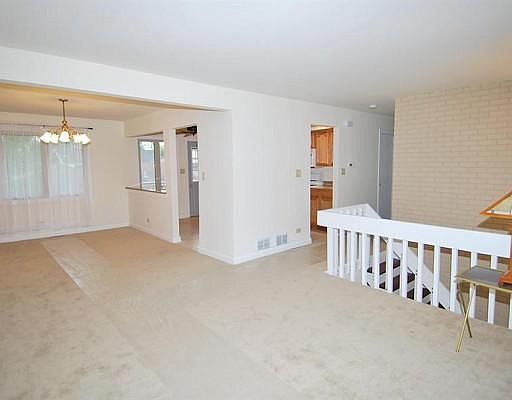 3rd image of 8501 W 169th St
