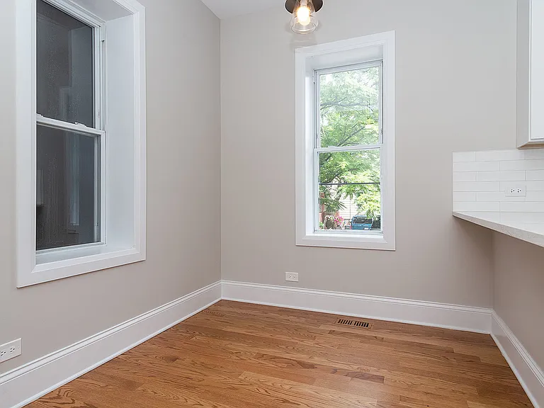 1840 N Saint Louis Ave #1 — Photo 8