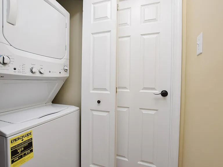 43 Chelmsford Ct — Photo 17
