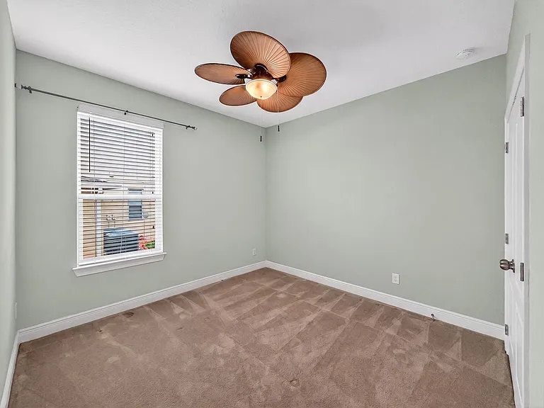 2062 Redbay Ave — Photo 38