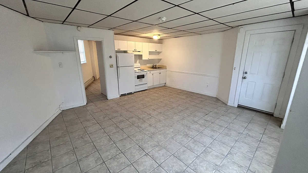 Building Photo - 14 Marion St #1L