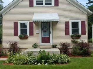 684 Stewart Ave, Elgin, IL 60120