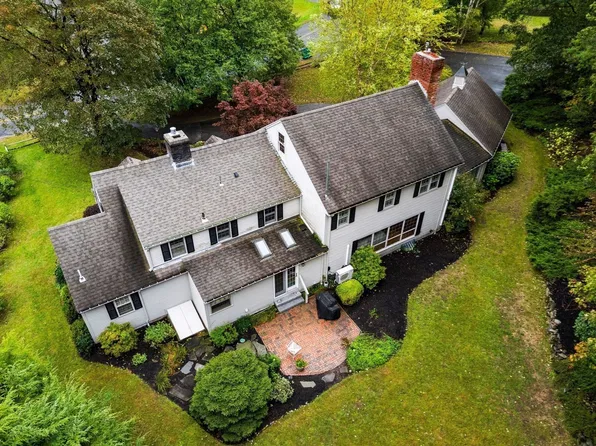 55 King St, Groveland, MA 01834