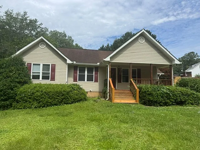 3 bed, 1260 sqft, $2,000 — Photo 3