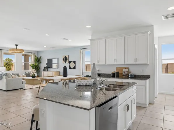 1555 E CURRIER Drive E, Casa Grande, AZ 85122