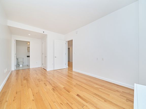 4th image of 2211 3rd Ave APT 8H