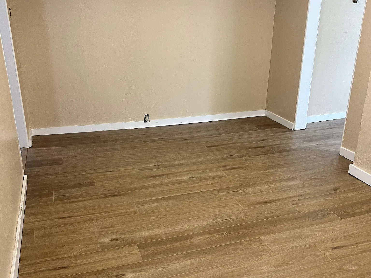 3 bed, $1,200 — Photo 4