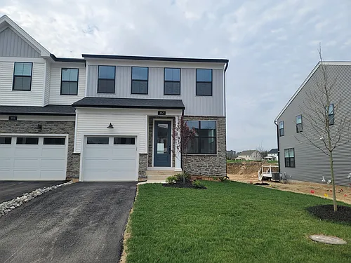 357 Aspen Way Photo 1