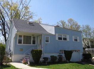 52 Mildred Ln, Fords, NJ 08863