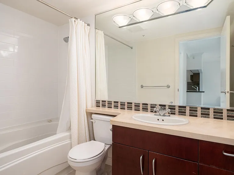 189 Davie St #608 — Photo 11