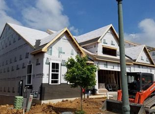 229 Waters Edge Dr, Mount Joy, PA 17552