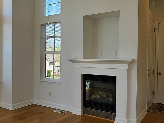 4th image of 6588 NE Rosebay Dr