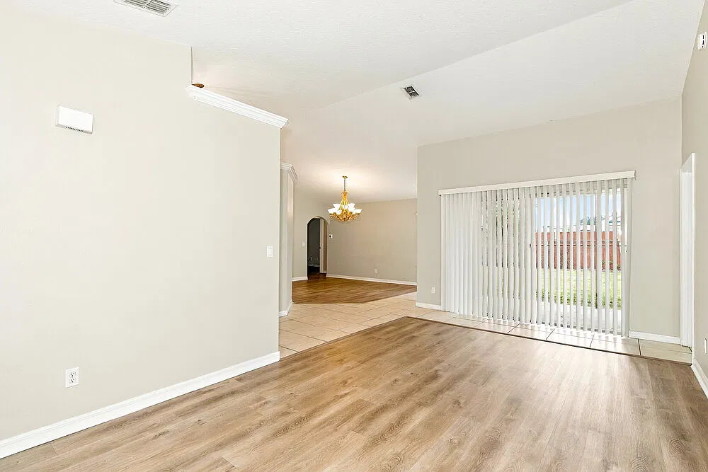 3 bed, 2.0 bath, 1571 sqft, $2,235 — Photo 3