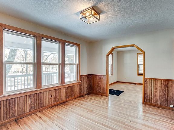 5th image of 2013 Saint Clair Ave W