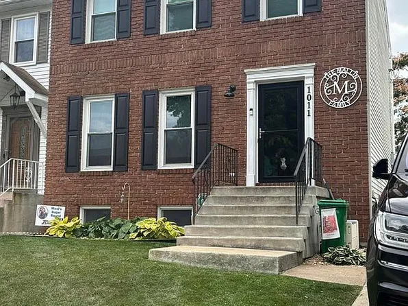 1011 Northfield Dr, Carlisle, PA 17013