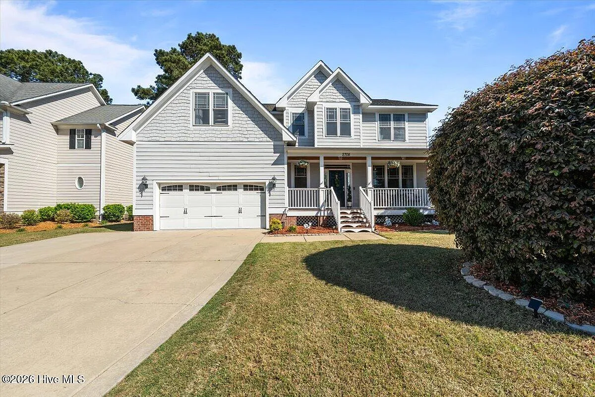 4 bed, 3.5 bath, 2603 sqft, $2,400 — Photo 2