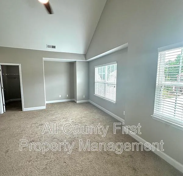 553 Sprayberry Dr — Photo 16