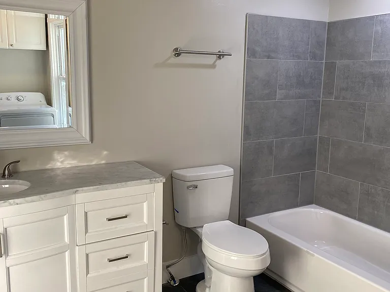 1116 N Royal Ave #2 — Photo 12