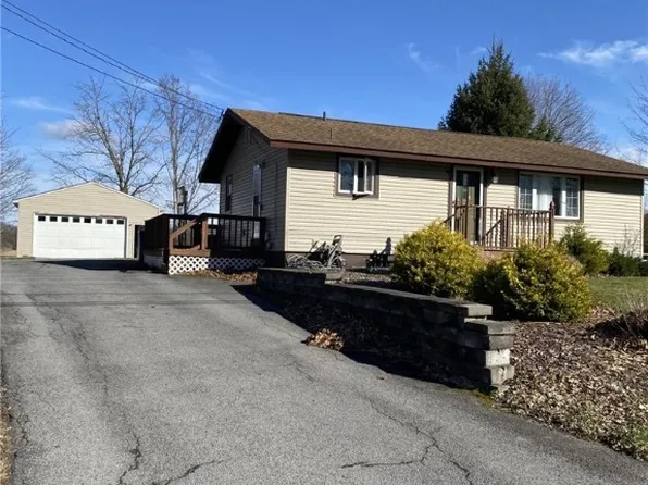 5106 Munro Rd, Camillus, NY 13031