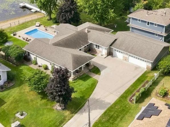 7806 Gloria Cir, Saint Paul, MN 55112