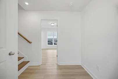 909 Baltic Ave — Photo 6