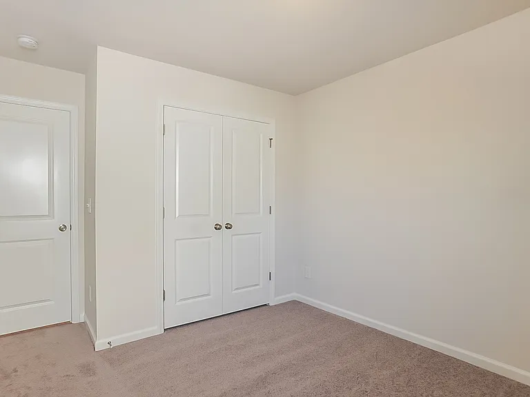 582 Count Fleet Ct — Photo 9