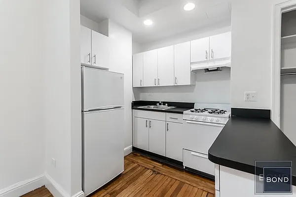 Rented by Bond New York | media 2